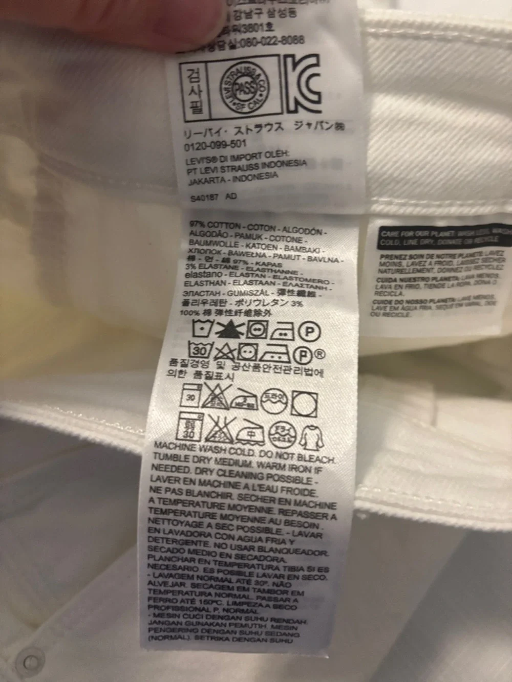 Levi's White Denim Bermuda Shorts - Classic Five-Pocket Style SZ 31 casual NWT - Picture 6 of 9